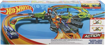 Hot Wheels Colossal Crash Track Set, Figure 8 Track Set, Competitive Play, Aerial Stunts, Toys for Boys Age 5 and Up